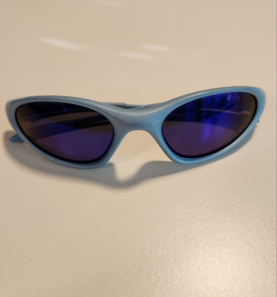 Stylish Blue Sunglasses